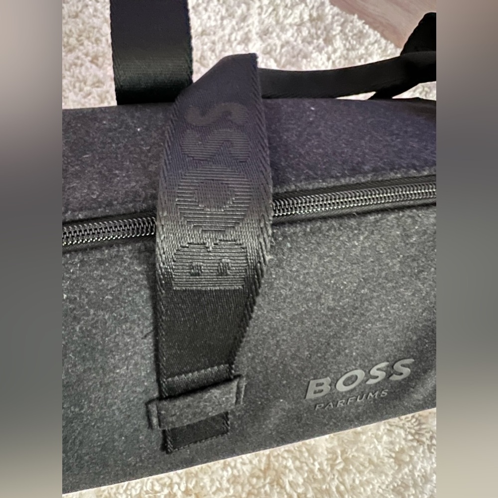 Brand new Hugo Boss Logo Wool Blend Unisex Weekender Duffle Travel Bag Dark Gray - Picture 3 of 12
